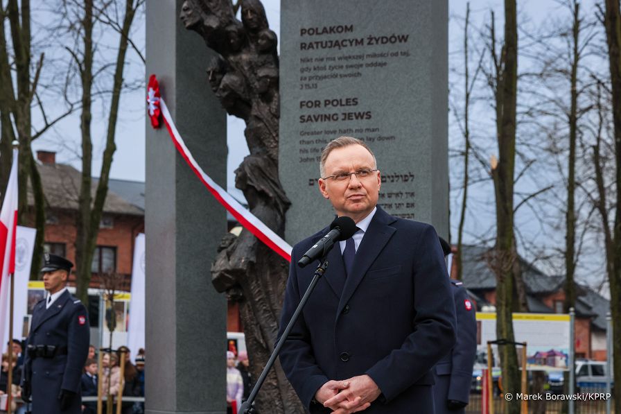 003_Prezydent_Andrzej_Duda_Ciepielow_Narodowy_dzien_Pamieci_o_Polakach_ratujacych_Zydow_20250324_MB2_4348.jpg