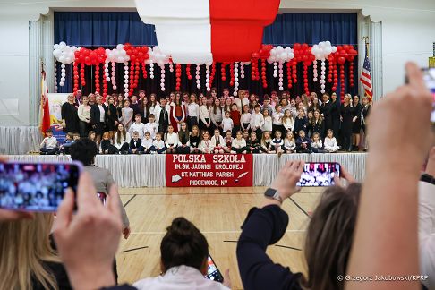 013_Agata_Kornhauser_Duda_wizyta_Polska_Szkola_Sw_Jadwigi_Krolowej_Ridgewood_20250304_GJB_3135.jpg
