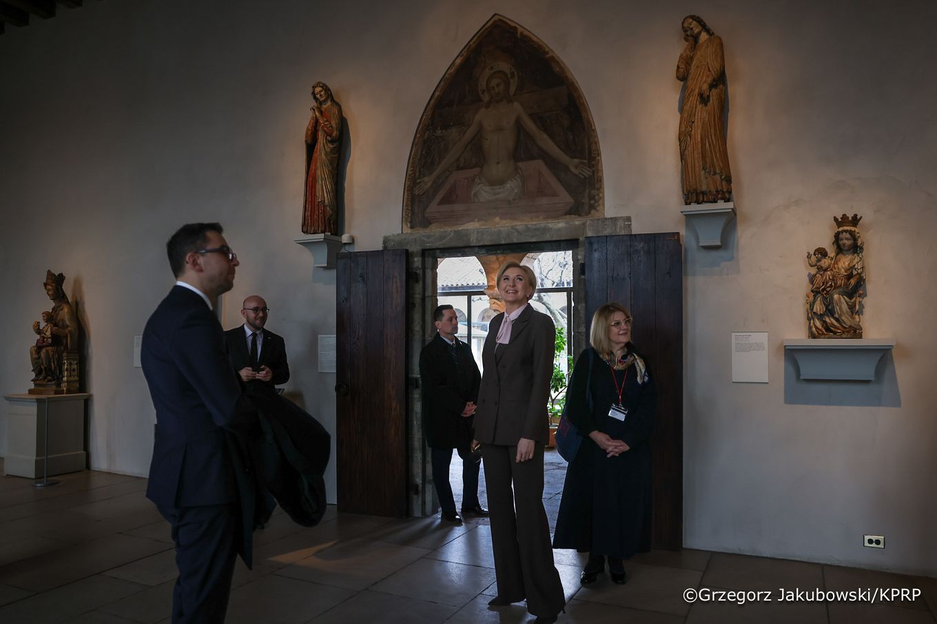 004_Agata_Kornhauser_Duda_wizyta_Met_Cloisters_04-03-2025_GJB_4036_1.jpg.JPG