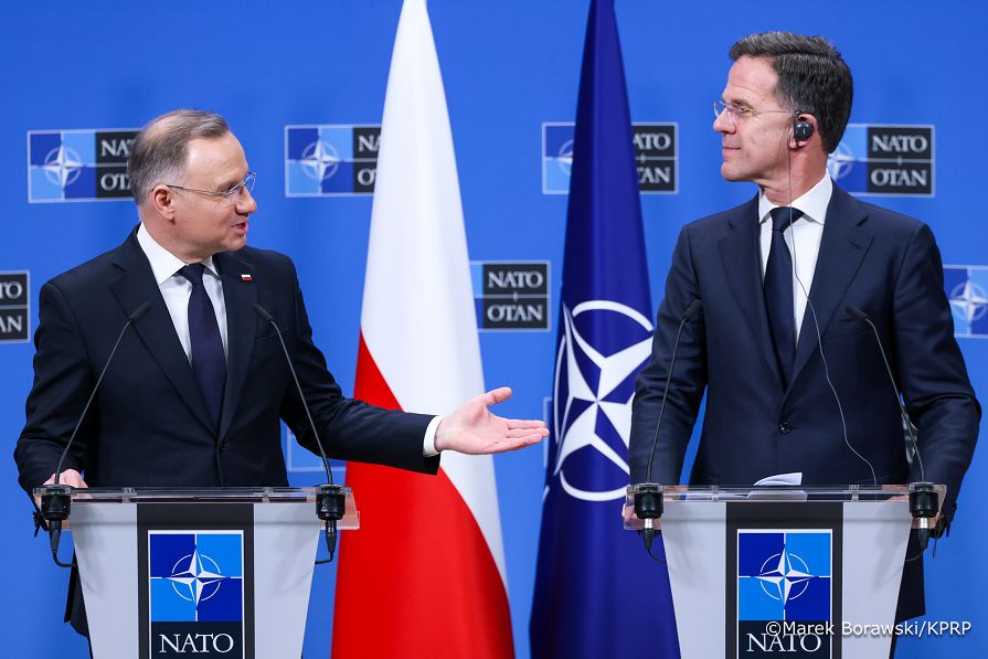 012_Andrzej_Duda_Bruksela_Mark_Rutte_Sekretarz_Generalny_NATO_konferencja_06-03-2025_MB2_5831.jpg