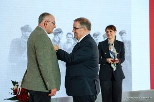 003_Minister_Andrzej_Dera_odznaczenia_Kongres_Pamieci_Zolnierzy_Wykletych_20250307_PK1_9673.jpg