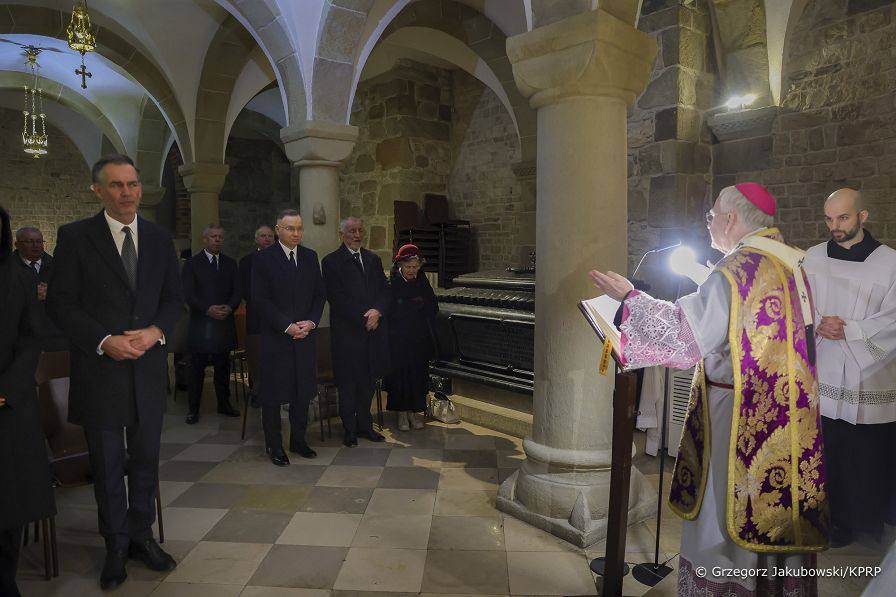 03_Andrzej_Duda_15_rocznica_Katastrofy_smolenskiej_Msza_Krakow_20250410_GJB_5604.jpg