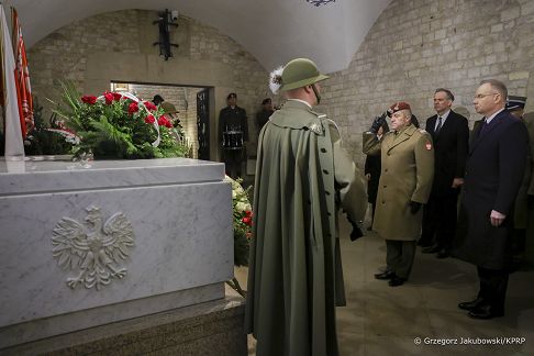 07_Andrzej_Duda_15_rocznica_Katastrofy_smolenskiej_Wieniec_Krakow_20250410_GJB_5708.jpg