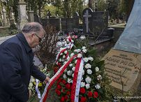 06_Andrzej_Dera_15_rocznica_Katastrofy_Smolenskiej_wieniec_Adam_Pilch -_20250410_MB1_7899.jpg