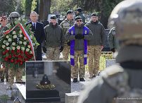 22_Andrzej_Duda_15_rocznica_Katastrofy_Smolenskiej_wieniec_Wlodzimierz_Potasinski -_20250410_GJA_4509.jpg