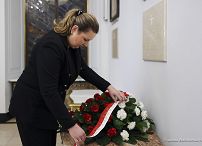04_Malgorzata_Paprocka_wience_kapica_15_rocznica_Katastrofy_Smolenskiej_20250410_LB_16374.jpg