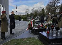 27_Andrzej_Duda_15_rocznica_Katastrofy_Smolenskiej_wieniec_Bronislaw_Kwiatkowski-_20250410_GJB_5988.jpg