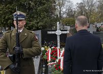 07_Andrzej_Duda_15_rocznica_Katastrofy_Smolenskiej_wieniec_Pawel_Wypych_20250410_MB1_8226.jpg
