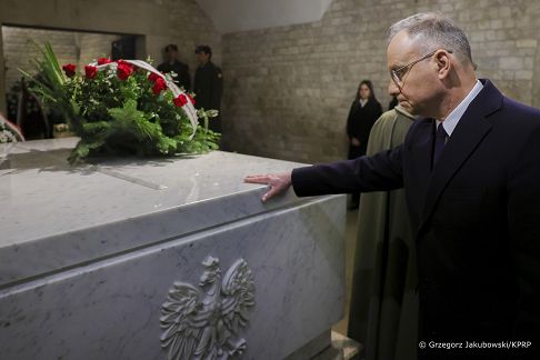 08_Andrzej_Duda_15_rocznica_Katastrofy_smolenskiej_Wieniec_Krakow_20250410_GJB_5737.jpg