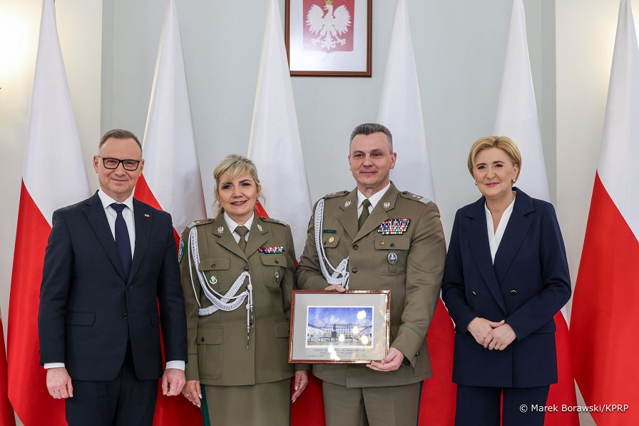 007_Para_Prezydencka_spotkanie_pomoc_dla_powodzian 2024_20250411_MB2_0122.jpg