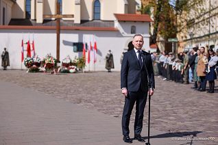 007_Prezydent_Andrzej_Duda_wieniec_Krzyz_Katynski_wypowiedz_20250413_LB_19533.jpg