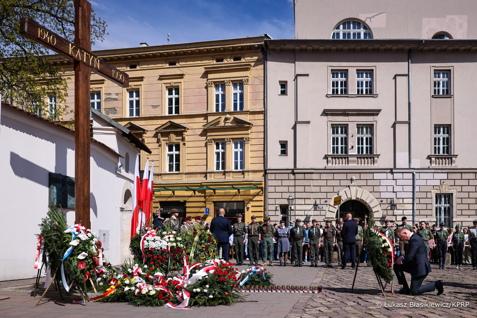 003_Prezydent_Andrzej_Duda_wieniec_Krzyz_Katynski_wypowiedz_20250413_LB_19227.jpg [1.40 MB]