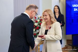 003_Andrzej_Duda_Agata_Kornhauser_Duda_odznaczenia_olimpiady_specjalne_14-04-2025_GJA_5248.jpg.JPG