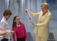 006_Agata_Kornhauser_Duda_spotkanie_przedstawiciele_Polskiej_Szkoly_im_Marii_Sklodowskiej_Curie_20250415_GJA_7183.jpg