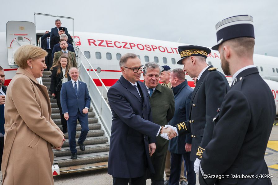 002_Andrzej_Duda_Agata_Kornhauser_Duda_Wizyta_Pary_Prezydenckiej_w_Eurokorpusie_Strasbourg_przylot_16-04-2025_GJB_1091.jpg