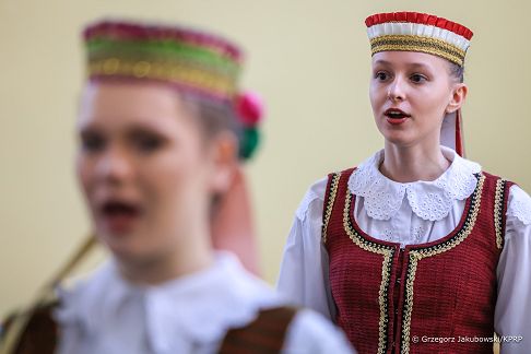 003_Agata_Kornhauser_Duda_wizyta_Prezydentowa_Diana_Nausediene_Liceum_Punsk_20250401_GJA_9971.jpg