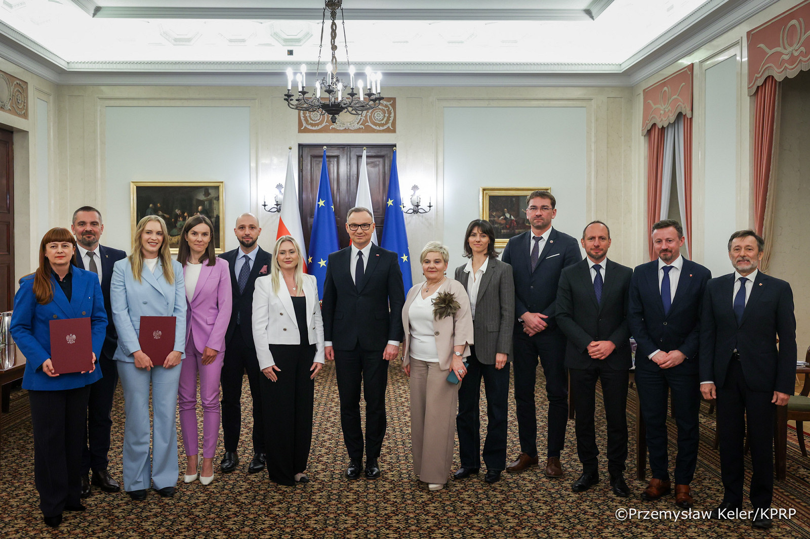 011_Andrzej_Duda_Spotkanie_przedstawiciele_Komisja_Zawodnicza_PKOL_02-04-2025_PK1_6173.jpg.JPG [825.40 KB]