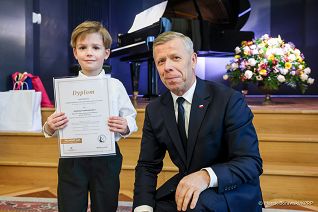 006_Minister_Piotr_Cwik_nagrody_Konkurs_Prowadz_nas_ sw_Janie_Pawle_II_20250402_MB1_6297.jpg