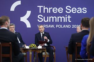 007_Prezydent_Andrzej_Duda_Szczyt_Trojmorza_Warszawa_Sekretarz_Energii_USA_20250428_PK2_4473.jpg
