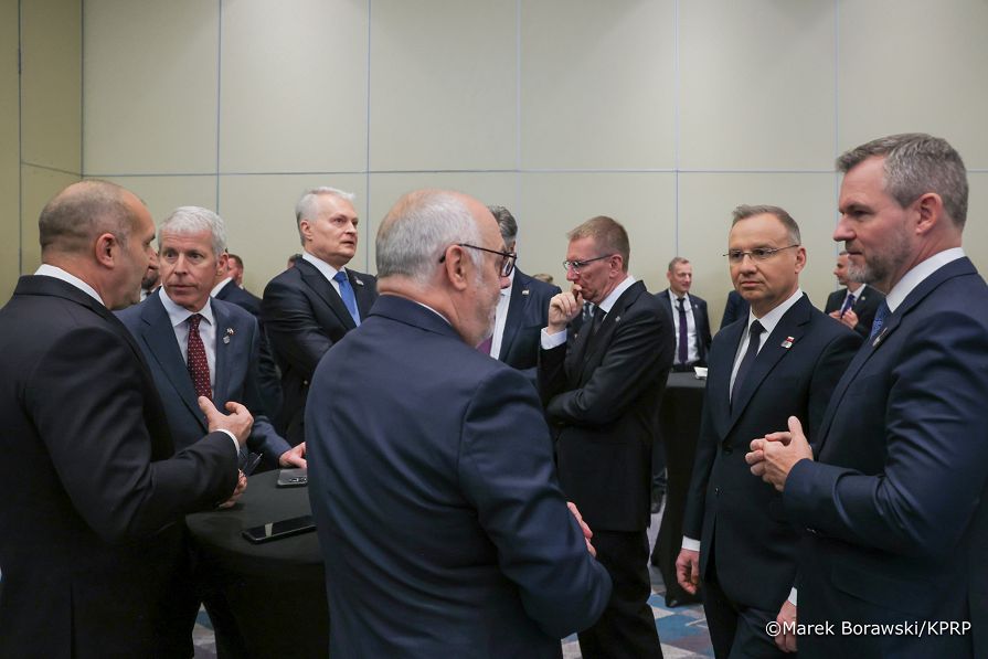 004_Andrzej_Duda_Szczyt_Inicjatywy_Trójmorza_dzień_2_Forum_Biznesu_powitanie_29-04-2025_MB1_9120.jpg.JPG