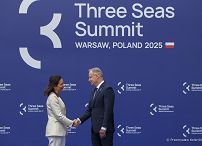 06_Andrzej_Duda_Szczyt_Trojmorza_-powitania_Warszawa_20250429_PK2_4983.jpg
