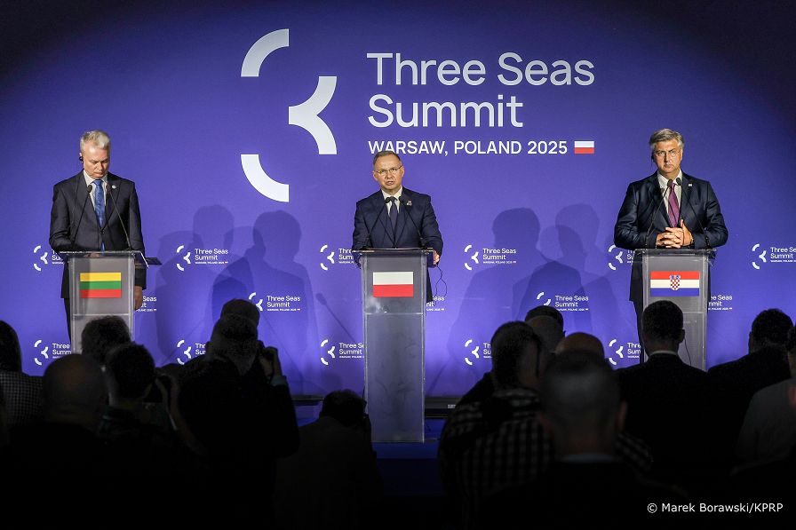 004_Prezydent_Andrzej_Duda_szczyt_Trojmorza_konferencja_20250429_MB2_9915.jpg