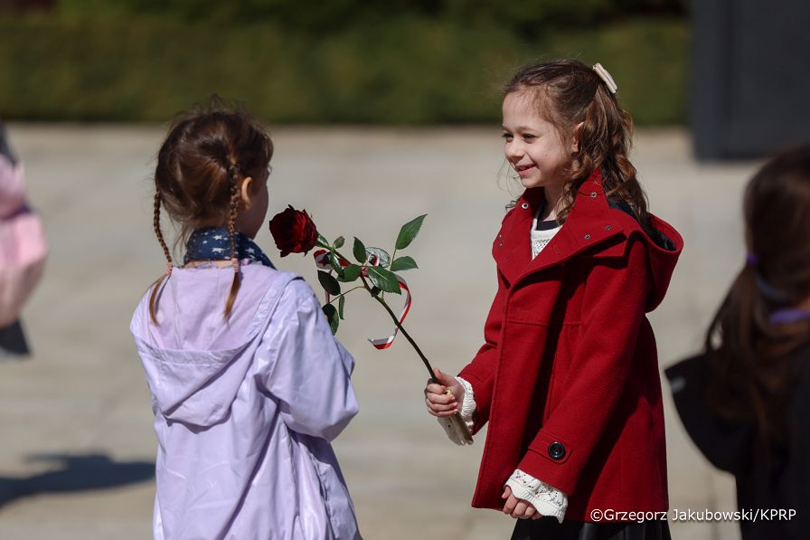 002_Agata_Kornhauser_Duda_Spotkanie_uczniowie_SP_w_Markach_02-04-2025_GJB_1138.jpg.JPG