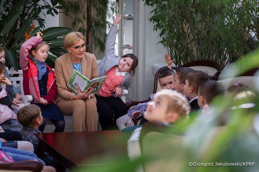 020_Agata_Kornhauser_Duda_Spotkanie_uczniowie_SP_w_Markach_02-04-2025_GJB_1411.jpg.JPG