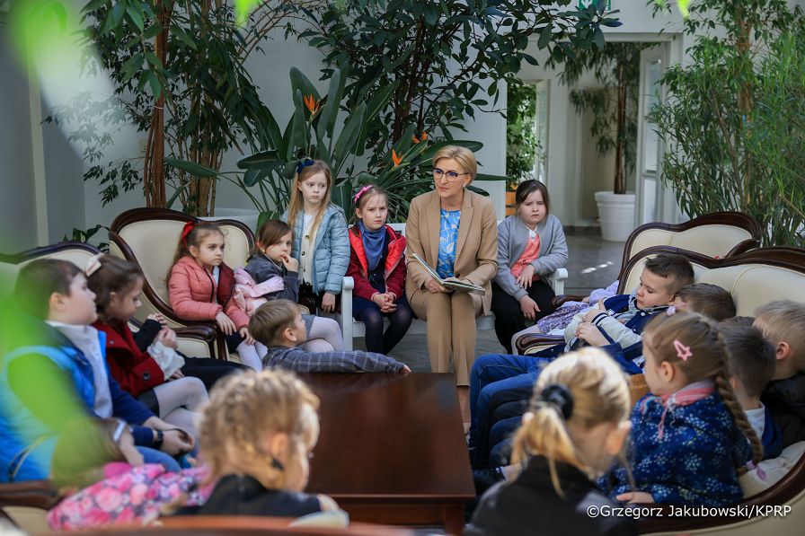 023_Agata_Kornhauser_Duda_Spotkanie_uczniowie_SP_w_Markach_02-04-2025_GJA_1494.jpg.JPG
