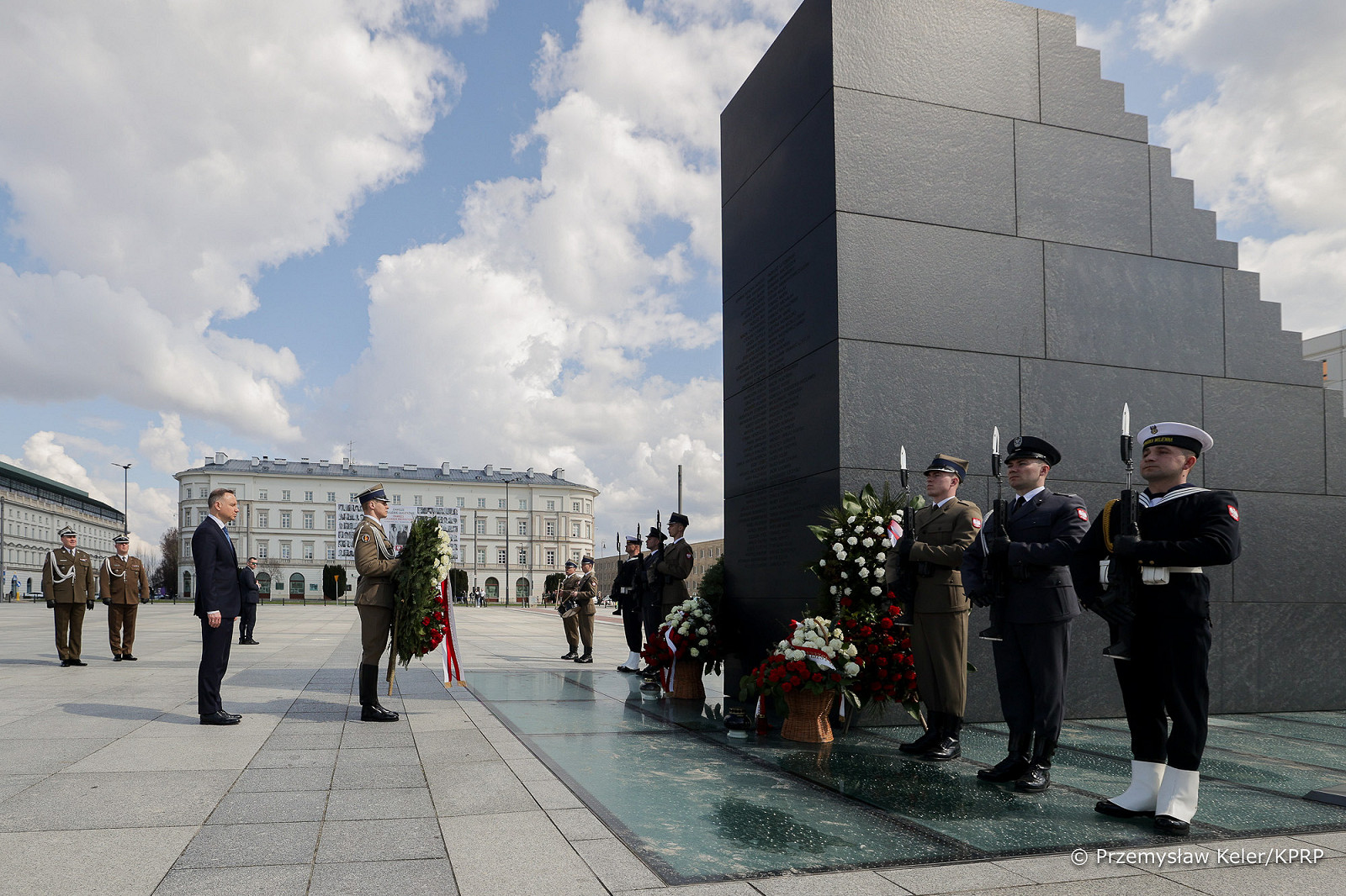 46__Andrzej_Duda_13_rocznica_katastrofy_smolenskiej_Warszawa_20230410_PK2_7341.jpg [718.91 KB]