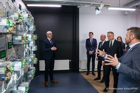 004_Andrzej_Duda_Wizyta_Estonia_CyberRange14_09-04-2025_PK1_5649.jpg.JPG