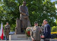 004_Lekcja_RP_90_rocznica_Pilsudski_wieniec_pomnik_piłsudskiego_12-05-2025_MB1_8305.jpg