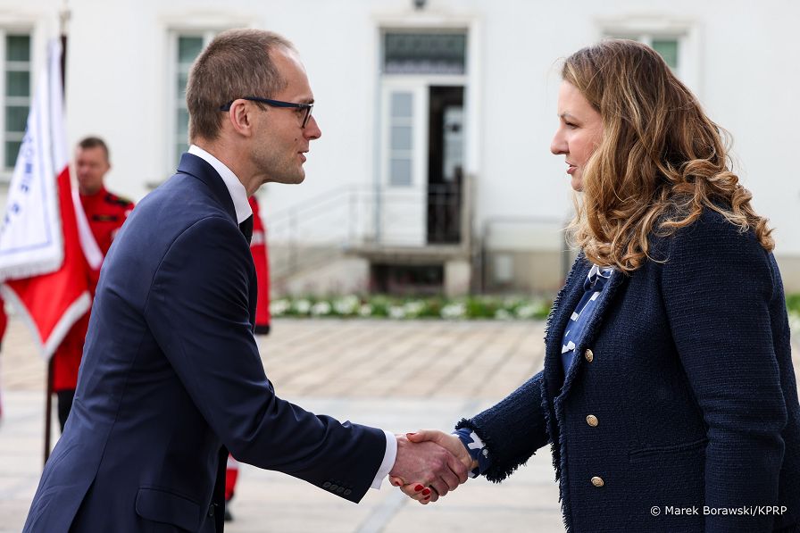 002_Minister_Malgorzata_Paprocka_odznaczenia_Pracownicy_Lotniczego_Pogotowia_Ratunkowego_20250514_MB2_4850.jpg