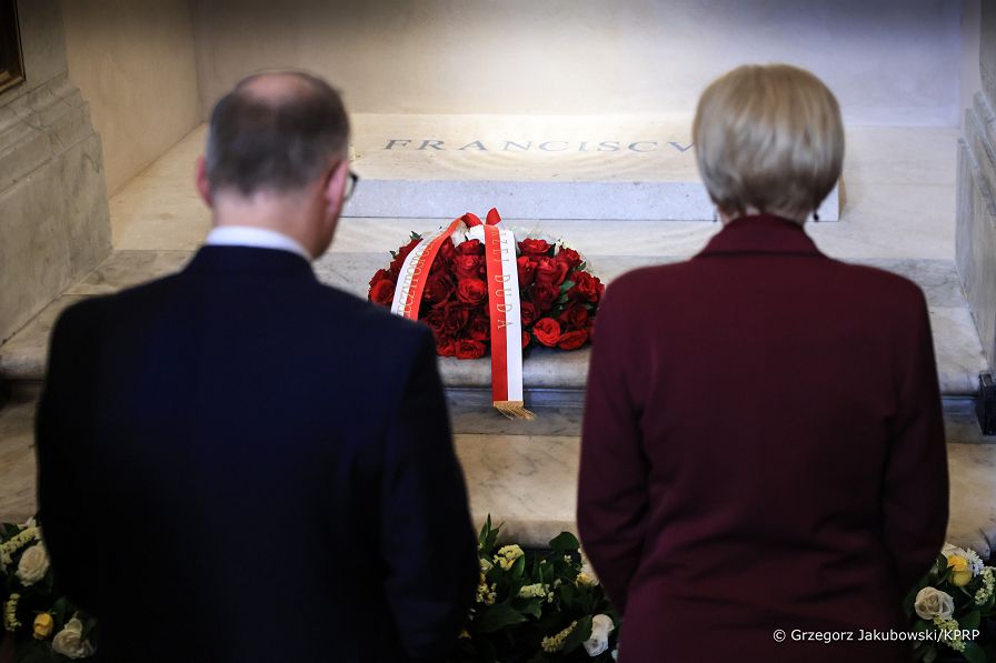 001_Para_Prezydencka_grob_Papieza_Franciszka_20250517_GJA_6527.jpg