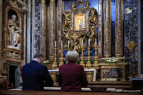 002_Para_Prezydencka_grob_Papieza_Franciszka_20250517_GJA_6565.jpg