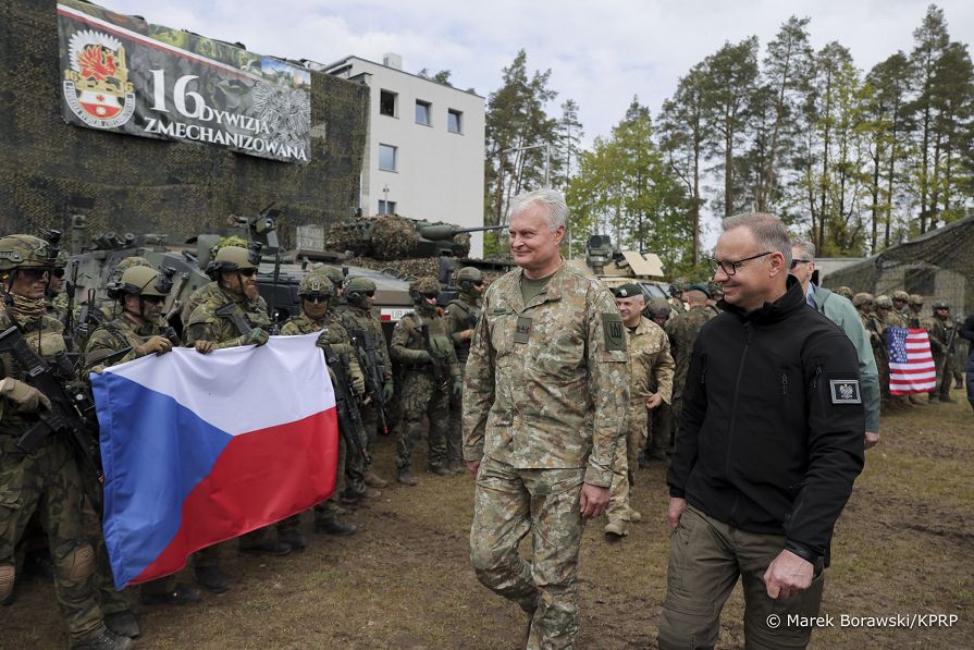 18_Andrzej_Duda_Gitanas_Nausėda_Cwiczenia_wojskowe_Orzysz_20250519_MB1_0717.jpg