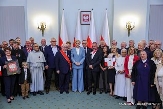 015_Andrzej_Duda_odznaczenia_organizacje_humanitarne_21-05-2025_GJB_8158.jpg