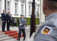 02_Andrzej_Agata_Duda_wizyta_Niemcy_powitanie_20250527_MB2_7642.jpg