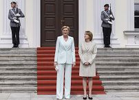 02D_Andrzej_Agata_Duda_wizyta_Niemcy_powitanie_20250527_GJB_0467.jpg