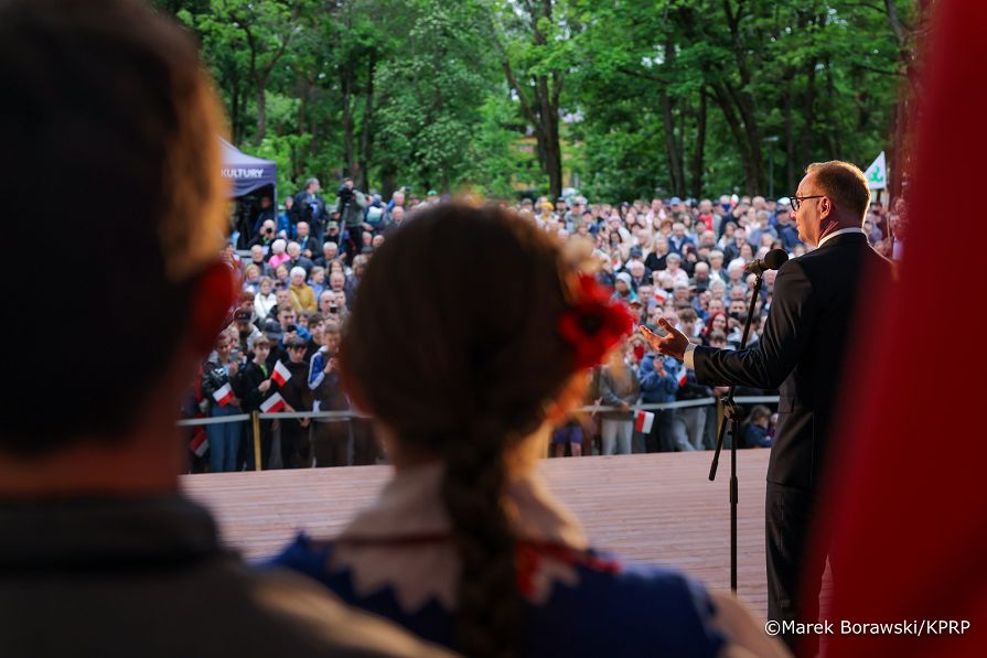 021_29-05-2025_Andrzej_Duda_Tomaszów_Lubelski_z_mieszkańcami_MB1_5347.jpg.JPG