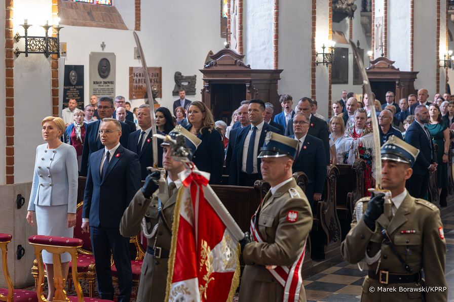 002_Para_Prezydencka _Msza_Swieta_za_Ojczyzne_20250503_MB1_3447-Poprawione-Szum.jpg