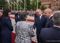 009_Andrzej_Duda_Agata_Kornhauser_Duda_Wizyta_Bułgaria_powitanie_07-05-2025_LB_24821.jpg.JPG