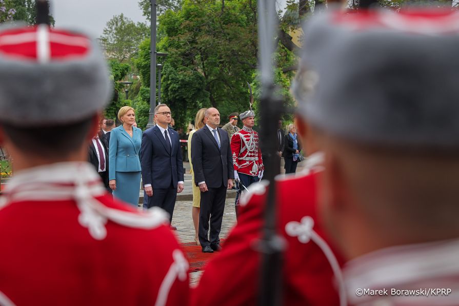 002_Andrzej_Duda_Agata_Kornhauser_Duda_Wizyta_Bułgaria_powitanie_07-05-2025_MB1_5769.jpg.JPG
