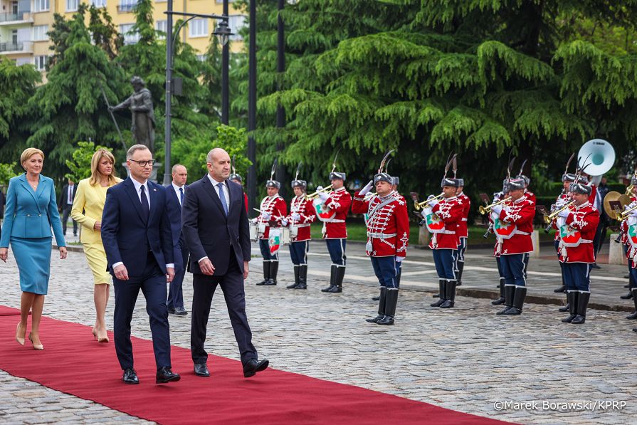 001_Andrzej_Duda_Agata_Kornhauser_Duda_Wizyta_Bułgaria_powitanie_07-05-2025_MB2_3740.jpg.JPG