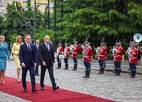 001_Andrzej_Duda_Agata_Kornhauser_Duda_Wizyta_Bułgaria_powitanie_07-05-2025_MB2_3740.jpg.JPG