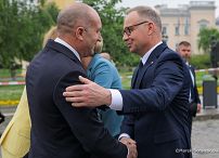 001_Andrzej_Duda_Agata_Kornhauser_Duda_Wizyta_Bułgaria_powitanie_07-05-2025_MB1_6197.jpg.JPG