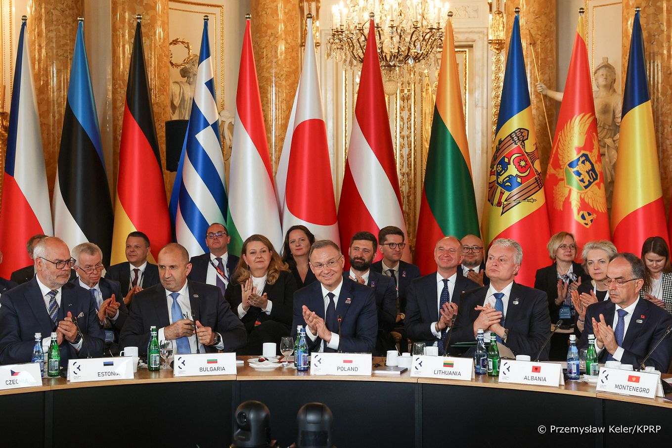 029_057_Prezydent_Andrzej_Duda_szczyt_Trojmorza_sesja_plenarna_Warszawa_20250429_PK1_8473.jpg.JPG