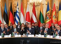 029_057_Prezydent_Andrzej_Duda_szczyt_Trojmorza_sesja_plenarna_Warszawa_20250429_PK1_8473.jpg.JPG
