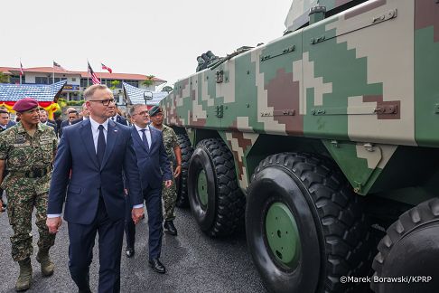 046_Andrzej_Duda_Malezja_Port_Dickson_Wizyta_2_Regiment_Królewskiego_Korpusu_Pancernego_10-06-2025_MB1_3082.jpg.JPG