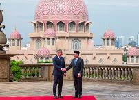 010_Agata_Kornhauser_Duda_Andrzej_Duda_Kuala Lumpur_powitanie_10-06-2025_MB2_9567.jpg.JPG
